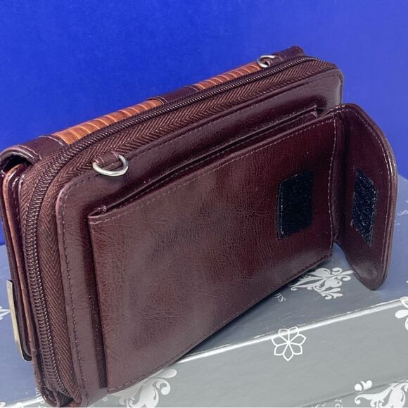 Langdon Leather Embossed Silver-tone Heart Filigree Hardware Clutch Bag - Picture 5 of 13